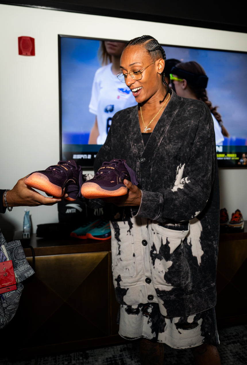 From the WNBA All-star weekend to your collection, the "CROWN JEWEL" worn by ANTA Athelete Brittney Sykes is here to rule.