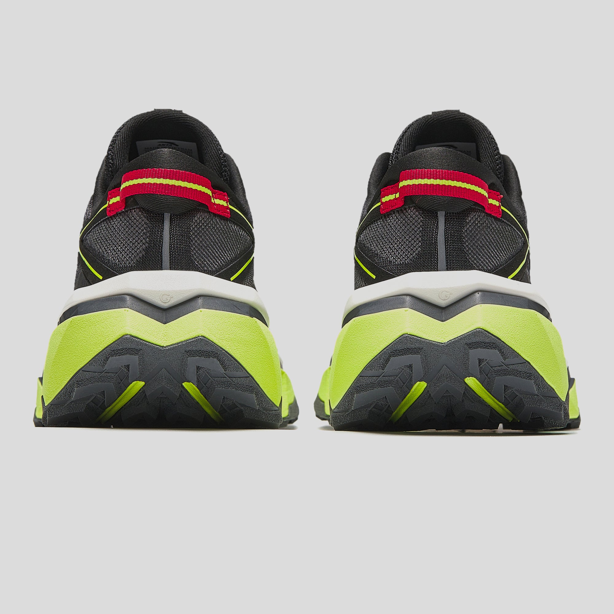 Men's ANTA Saker