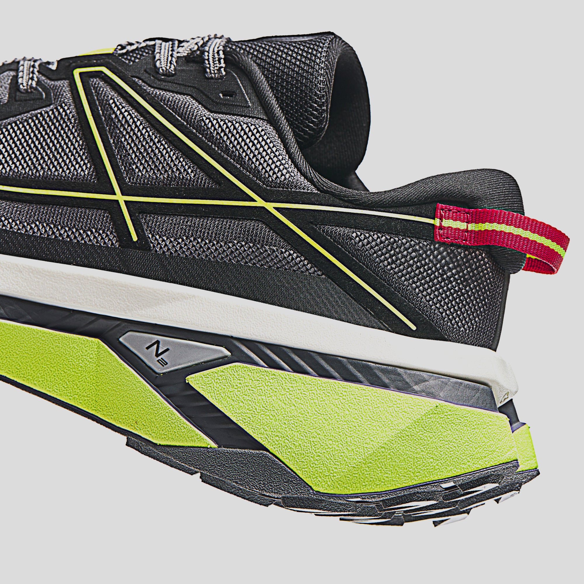 Men's ANTA Saker