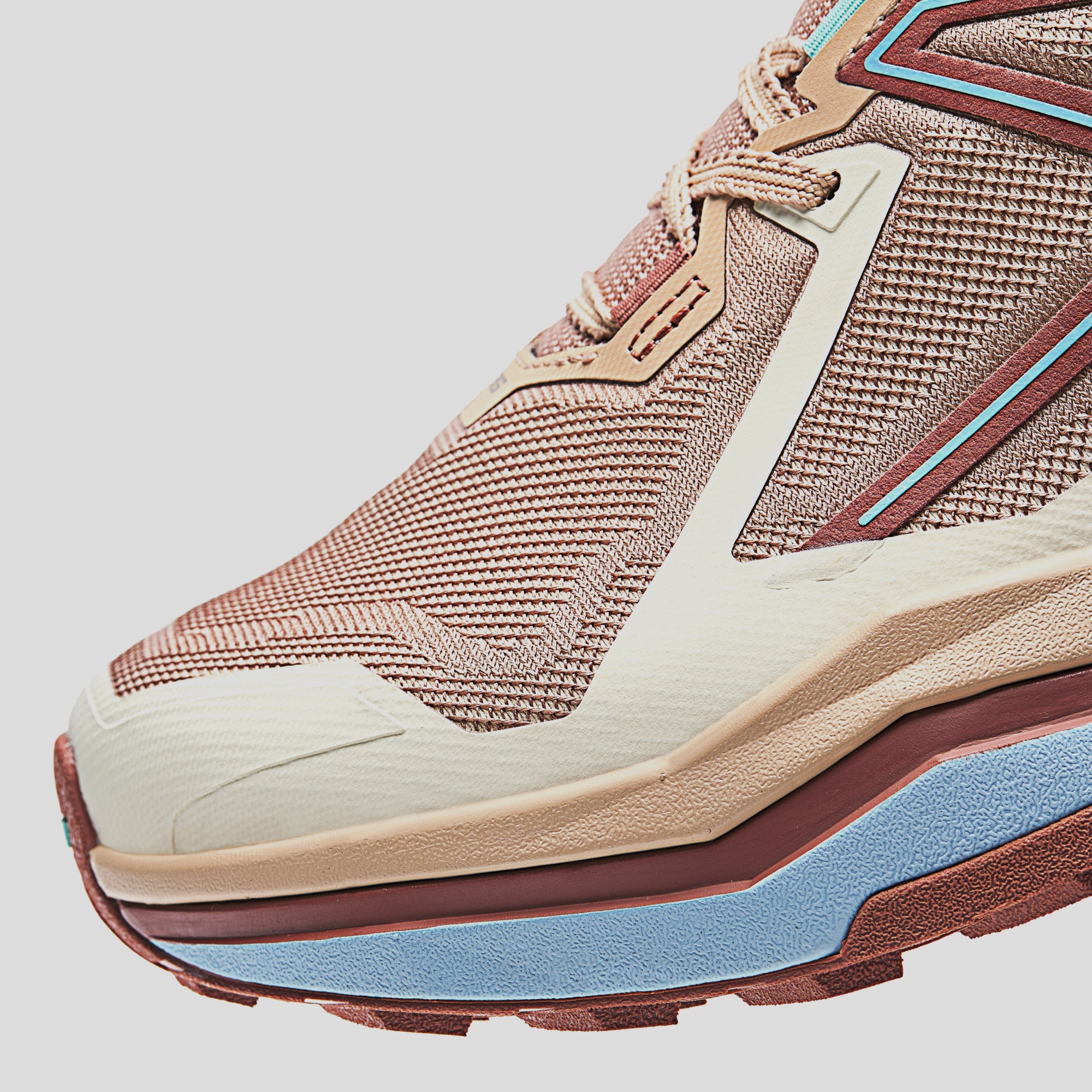 Men's ANTA Saker
