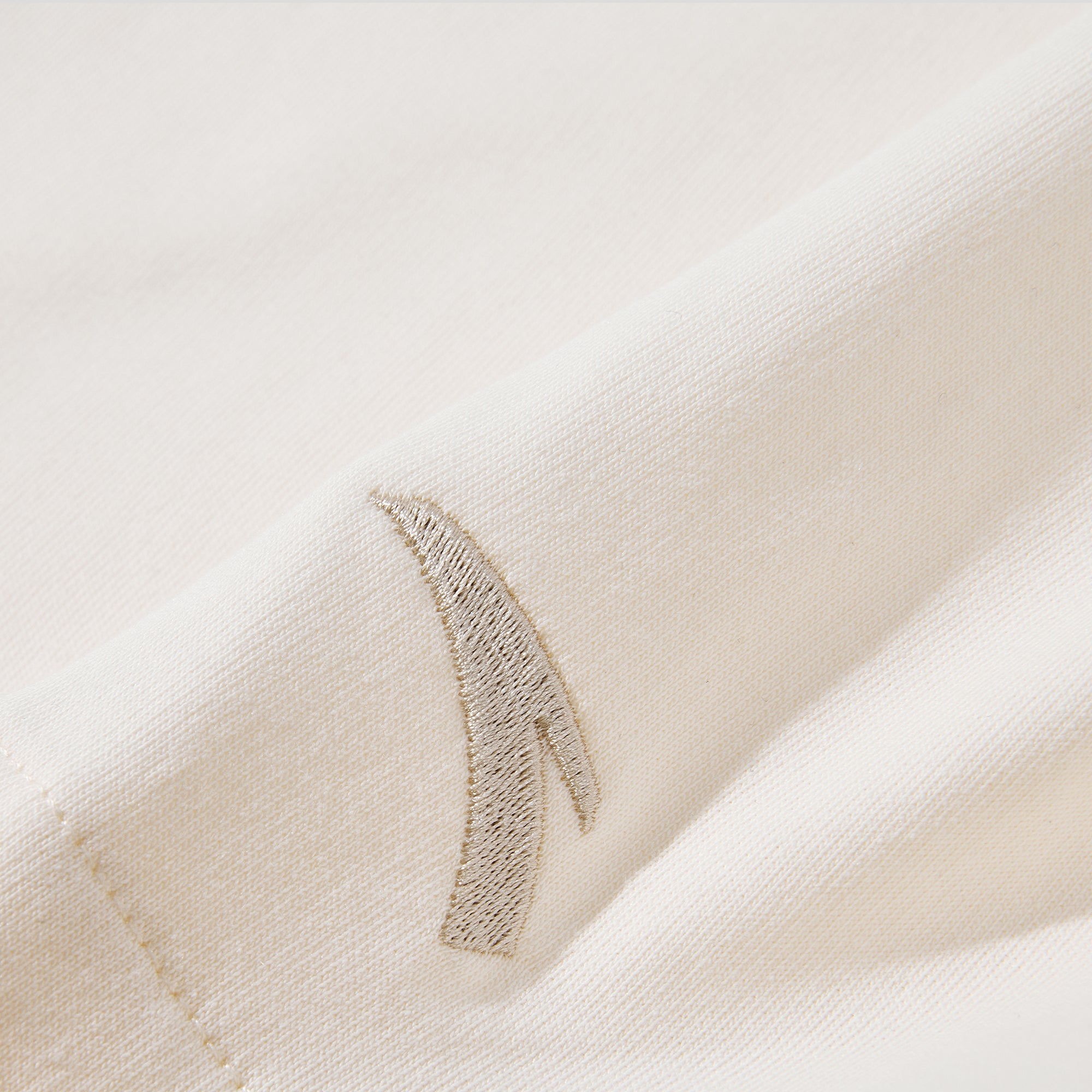 ANTA Hélà Omega Tee