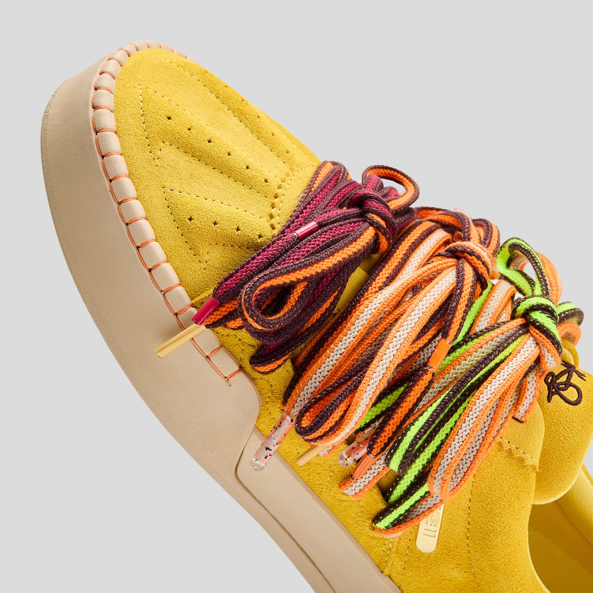 ANTA Hélà Style "Roots" Golden Hands Lifestyle Sneaker by Kyrie Irving