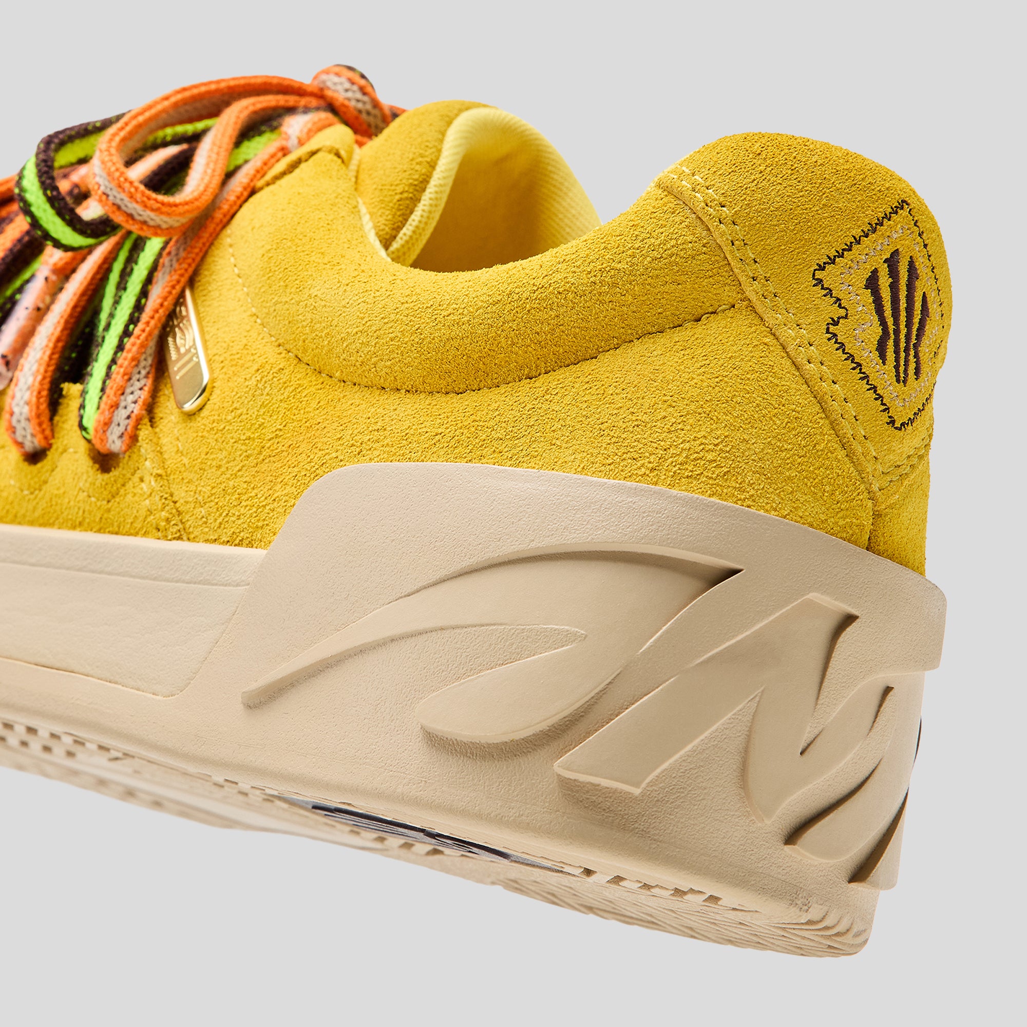 ANTA Hélà Style "Roots" Golden Hands Lifestyle Sneaker by Kyrie Irving