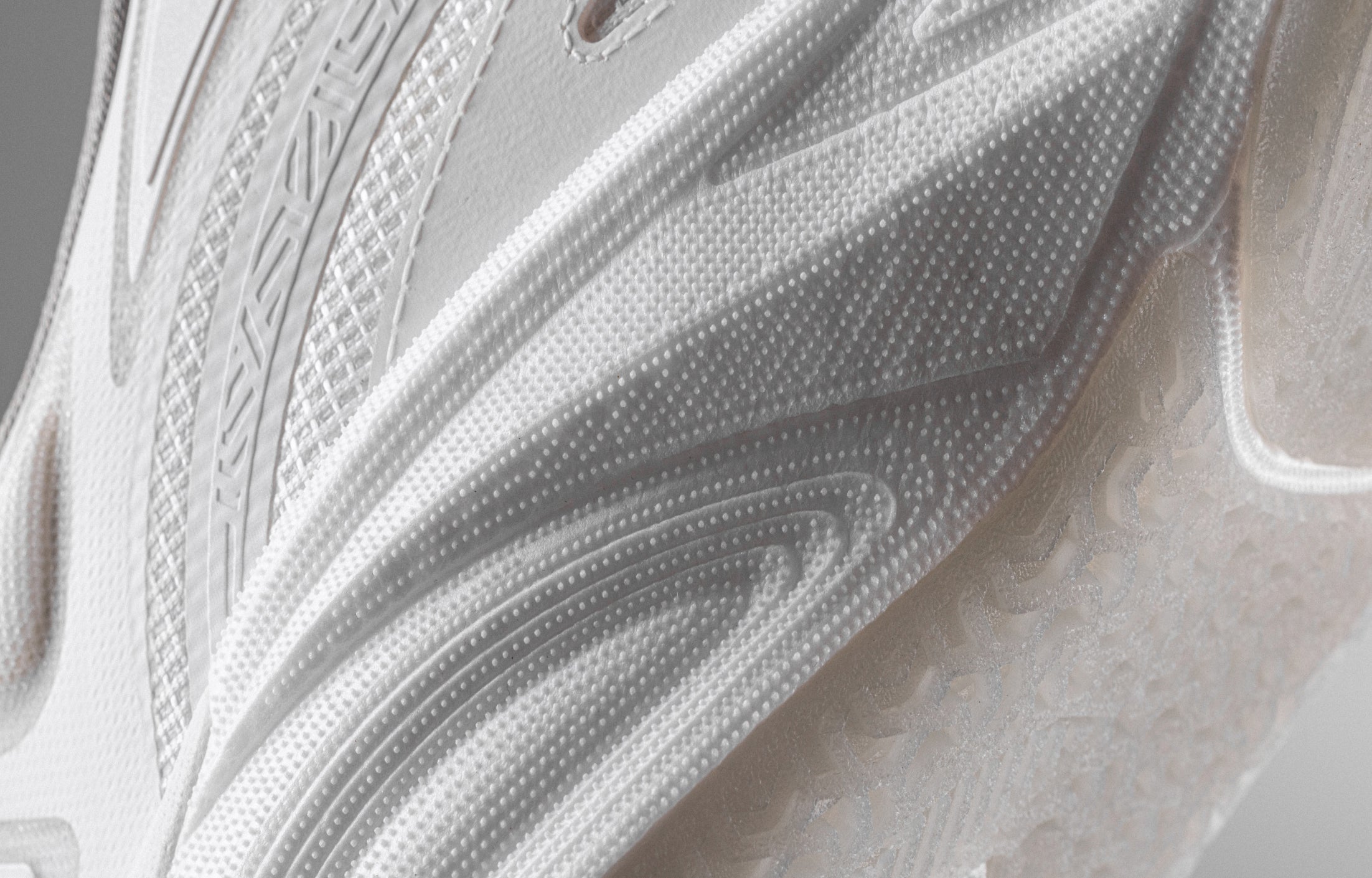 シューズ(男性用) ANTA KAI 1 TRIPLE WHITE Men's ANTA KAI 1 