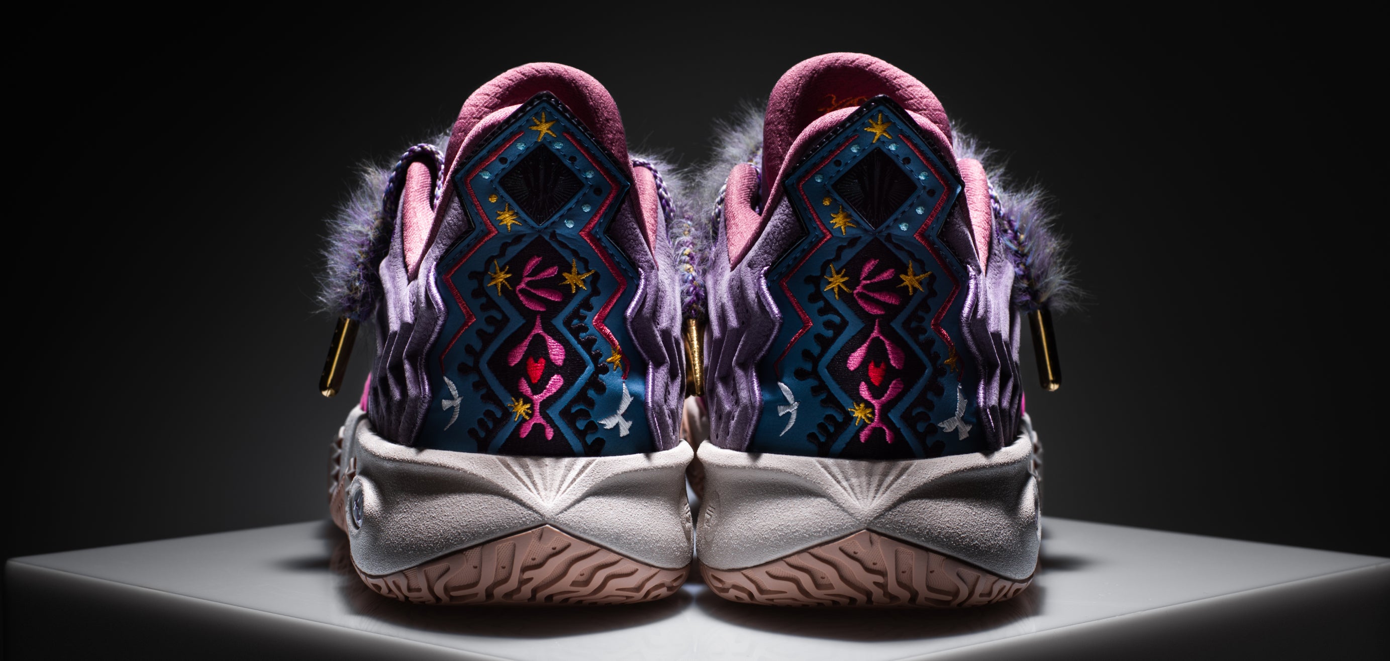 ANTA KAI 2 "Artist On Court" Kyrie Irving Basketball Shoes Details