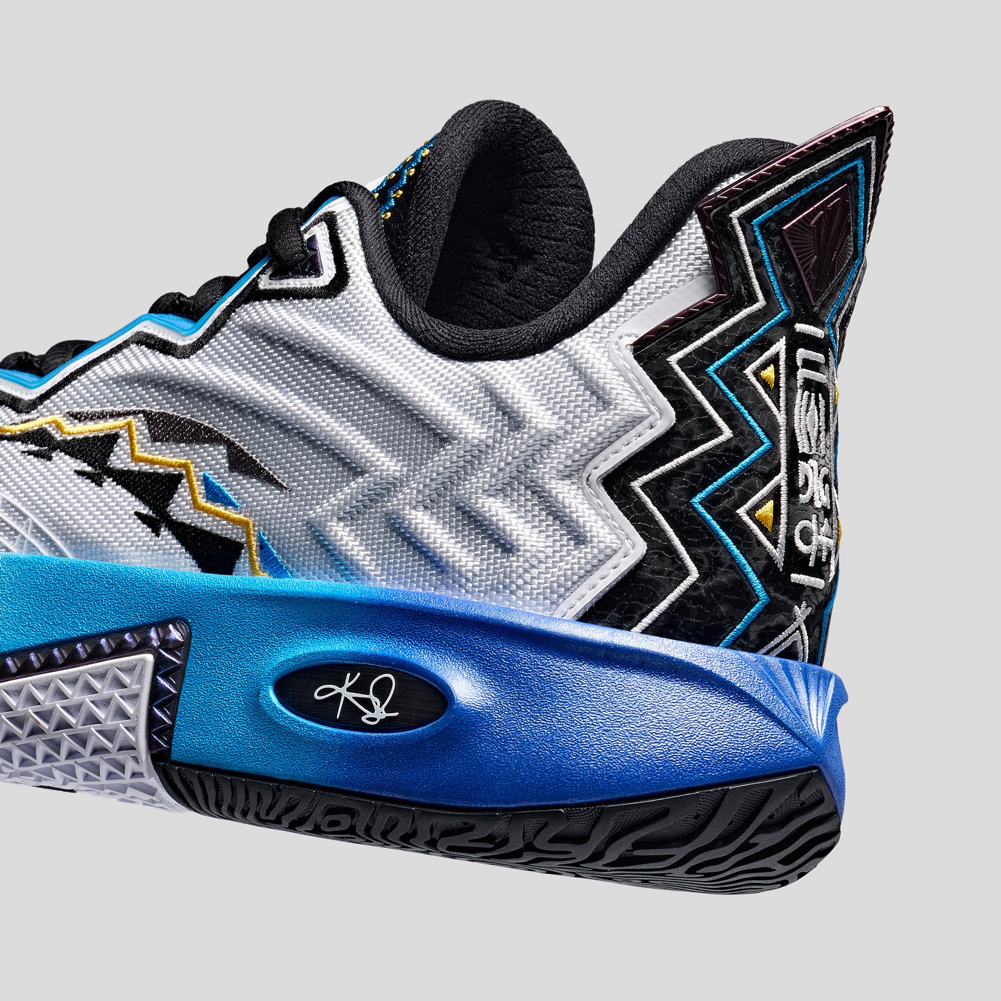 ANTA KAI 2 "Dallas" basketball shoes by Kyrie Irving