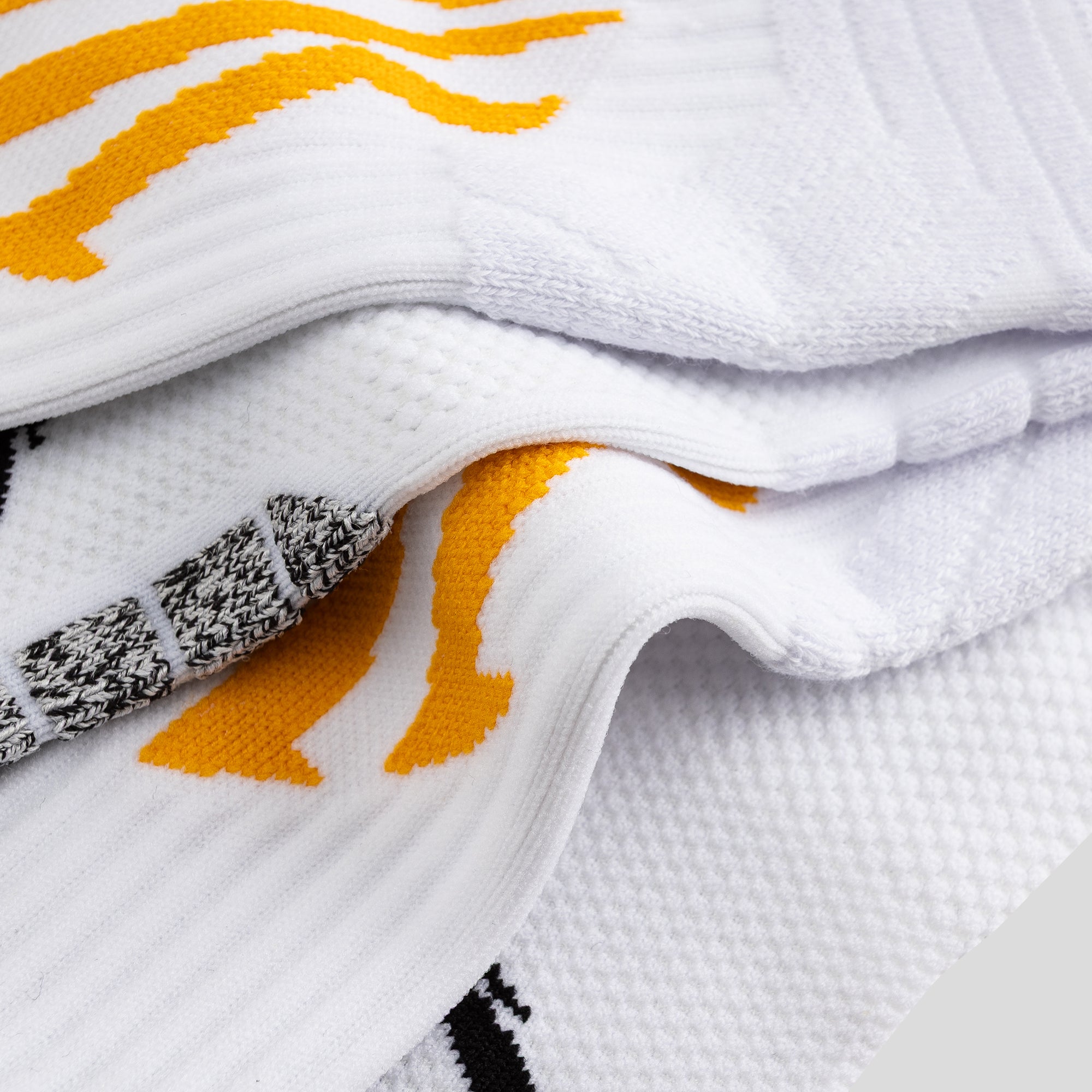 ANTA KAI Crew Socks
