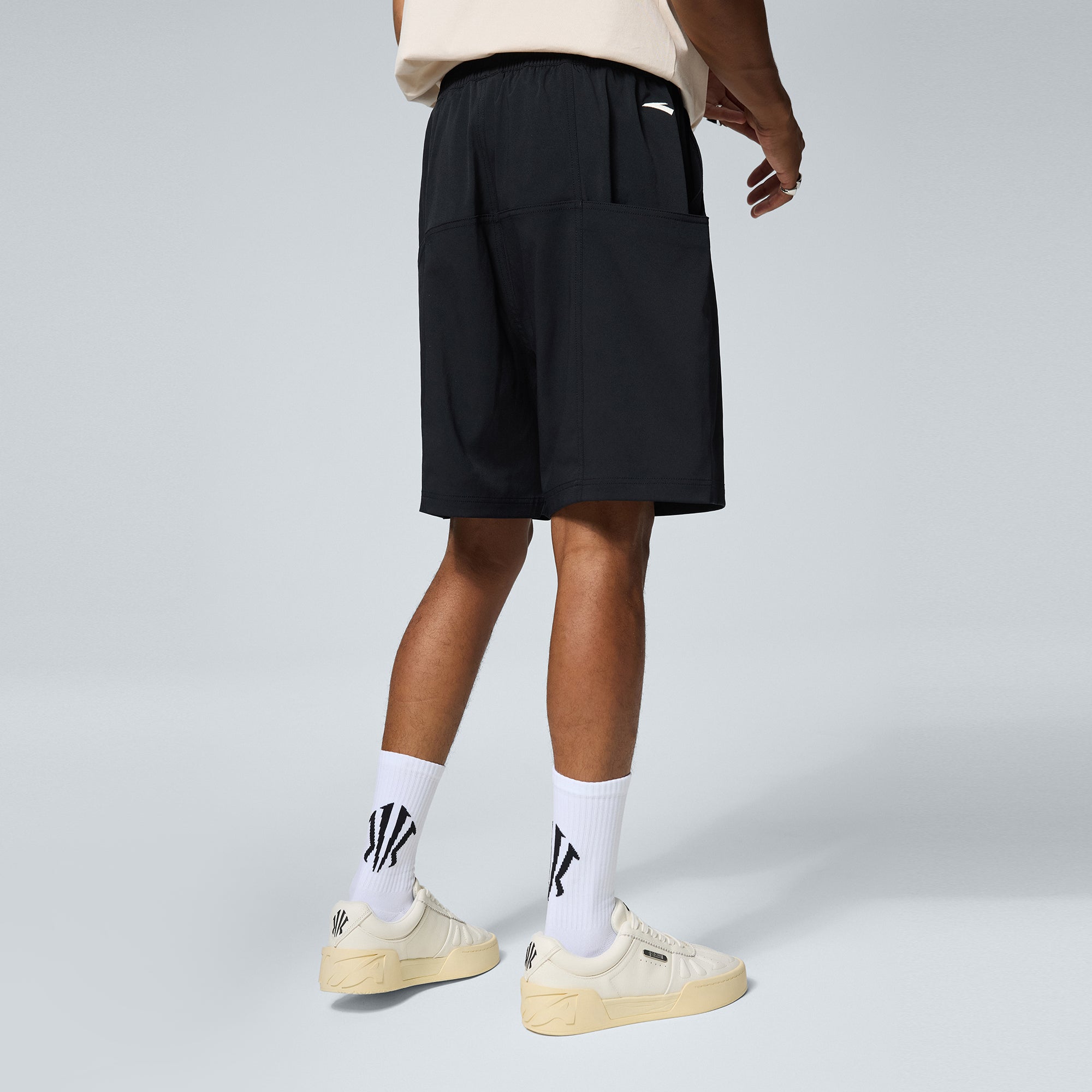 ANTA KAI Woven Half Pants