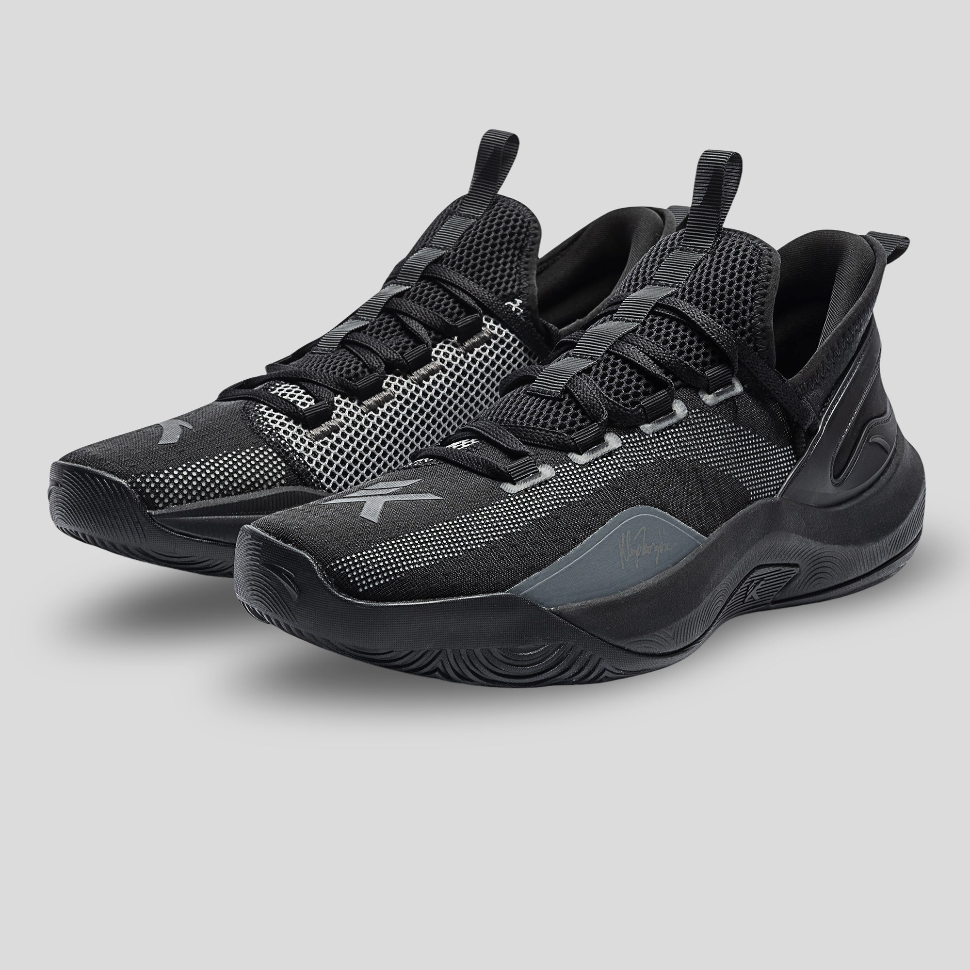 ANTA KT FLY Outdoor Basketball Shoes by Klay Thompson