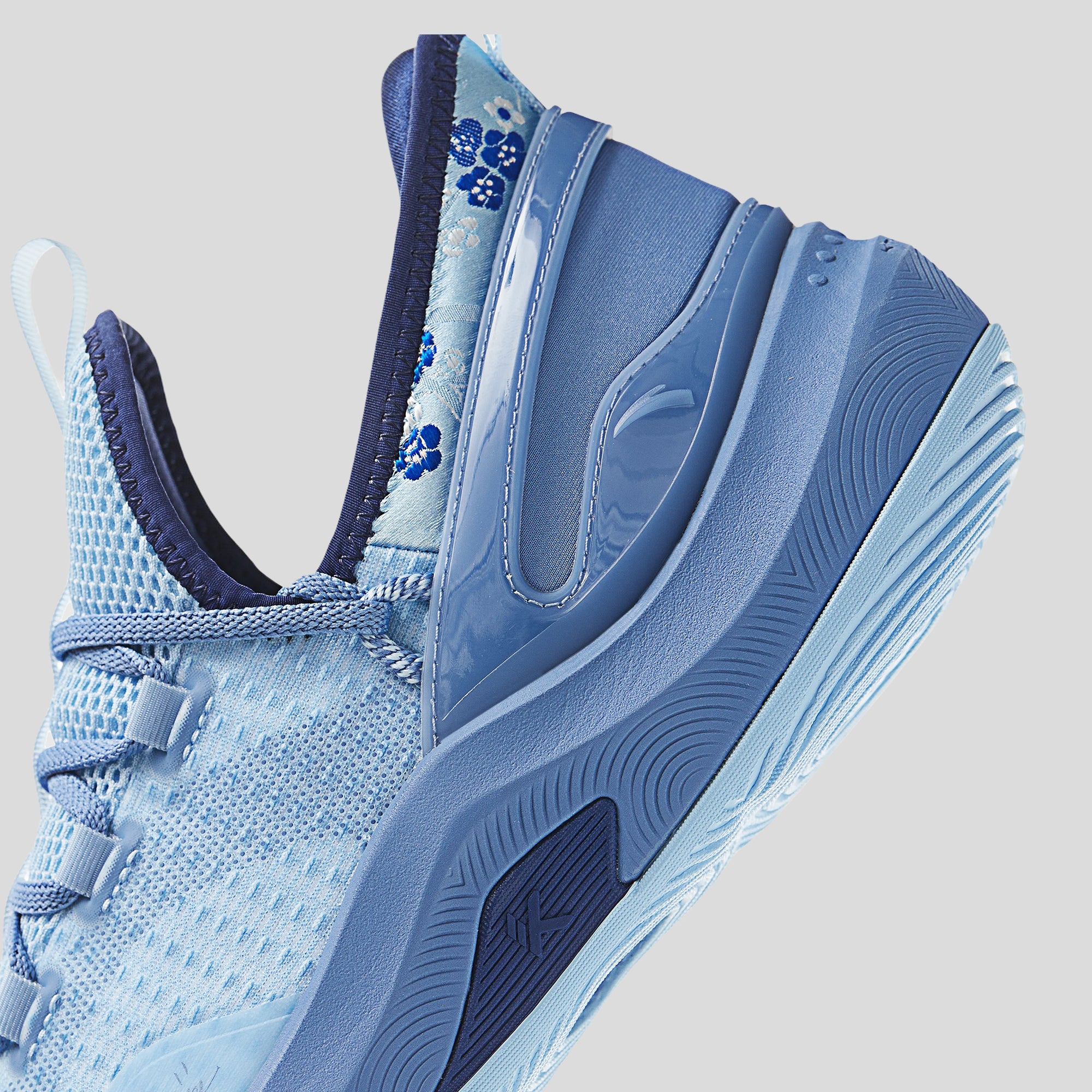 ANTA KT FLY Outdoor Basketball Shoes by Klay Thompson
