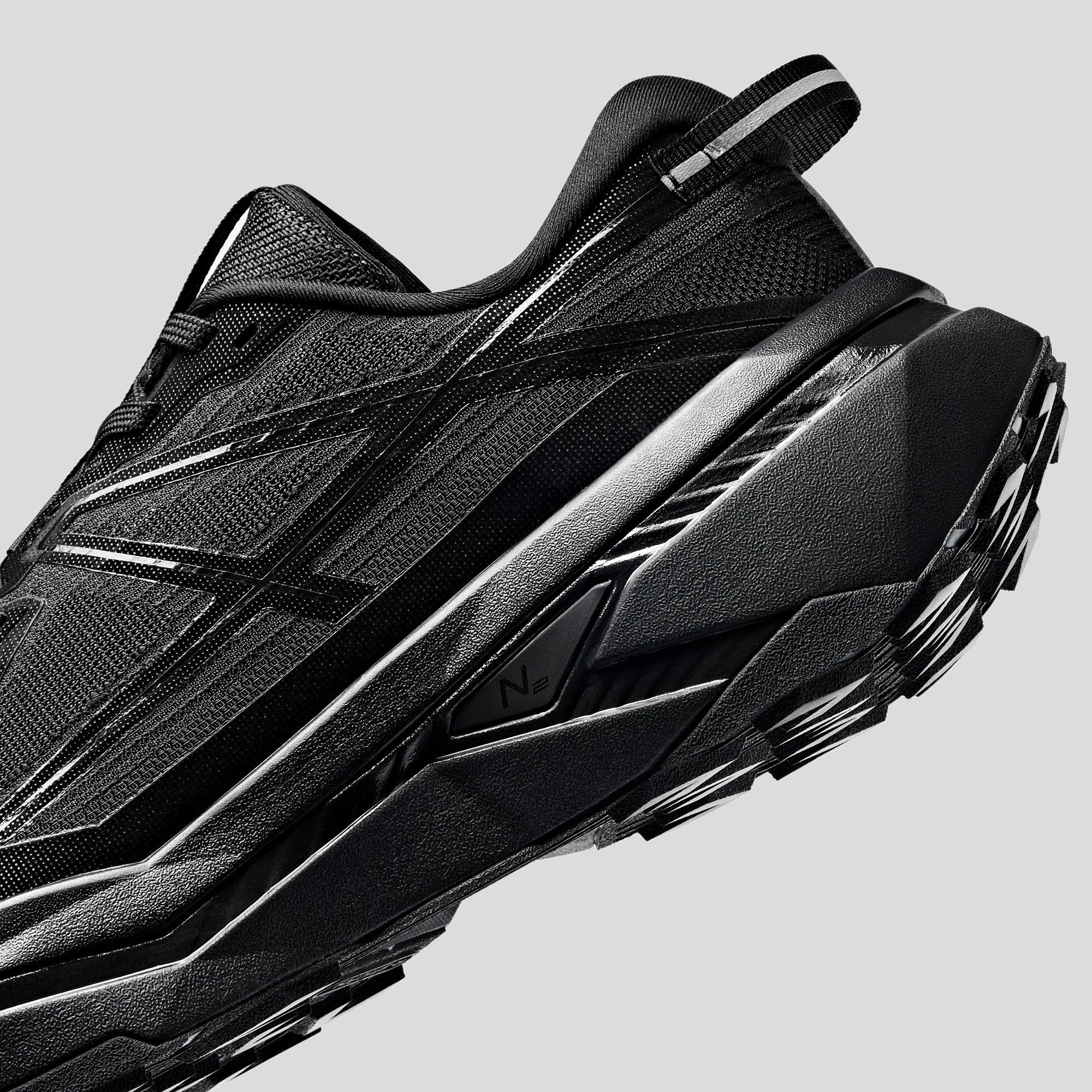 Men's ANTA Saker