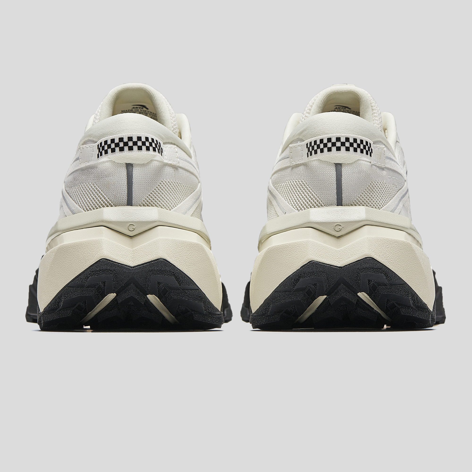 Men's ANTA Saker