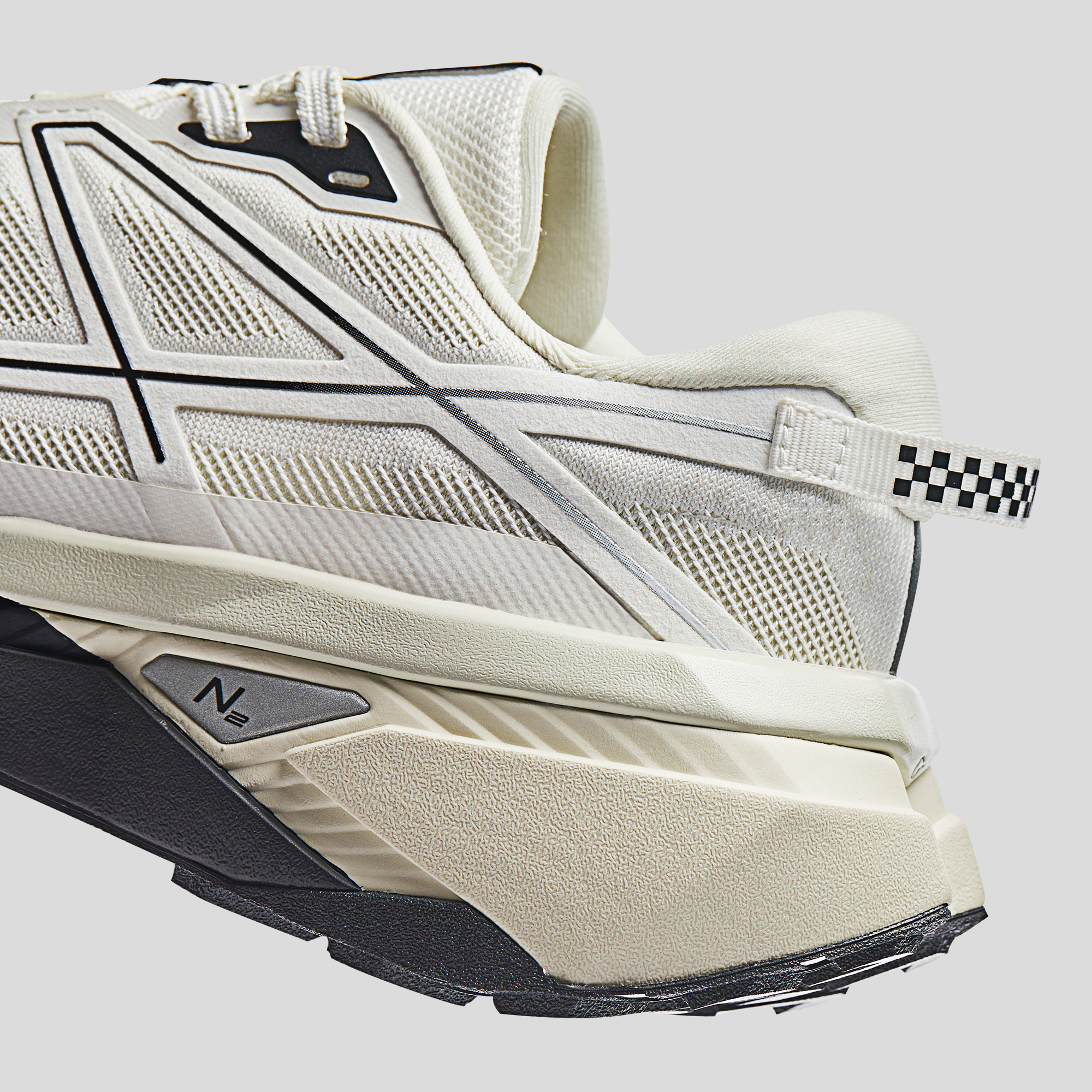 Men's ANTA Saker