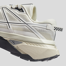 Men's ANTA Saker
